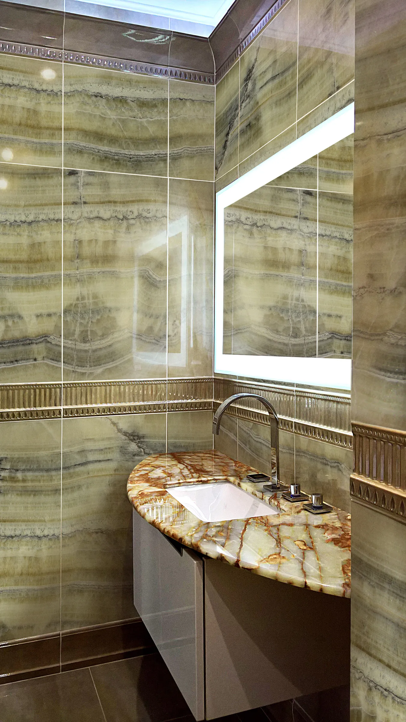 Оникс Onice Grey Green в интерьере (отделка стен / стены)