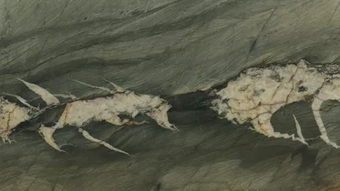 Кварцит Crystal Del Mare
