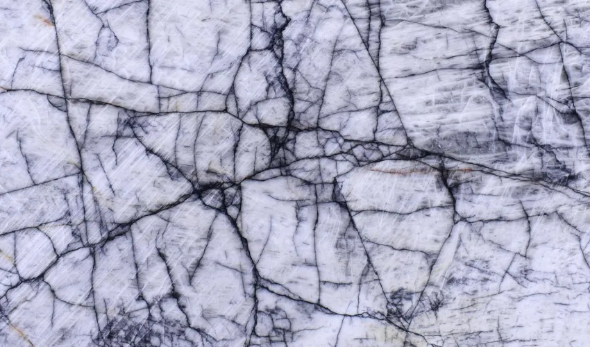 Кварцит Cristallo Black